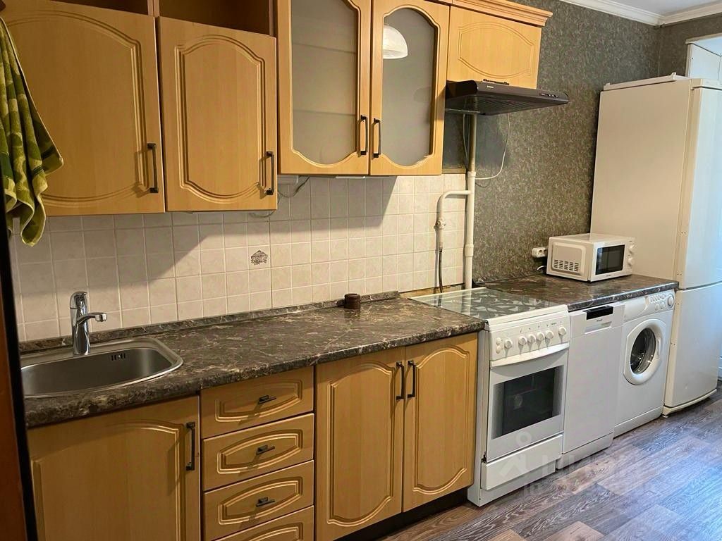 Продажа 1-комн квартиры на вторичном рынке Изумрудная улица, 14