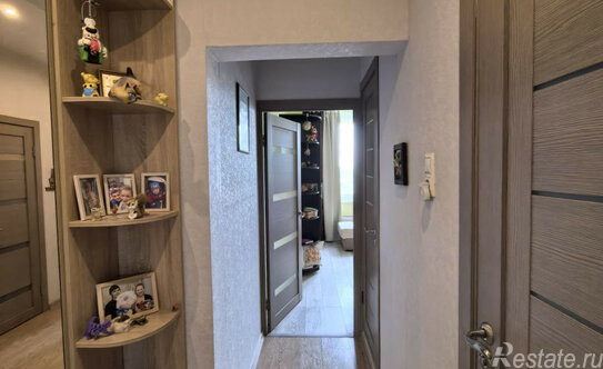 Продажа 2-комн квартиры на вторичном рынке пр-кт Защитников Москвы,  д. 1