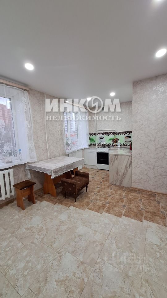 Продажа 3-комн квартиры на вторичном рынке Сходня мкр, Горная улица, 24