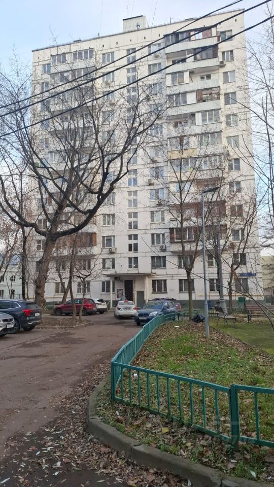 Аренда 3-комн квартиры на вторичном рынке улица Короленко, 9К2