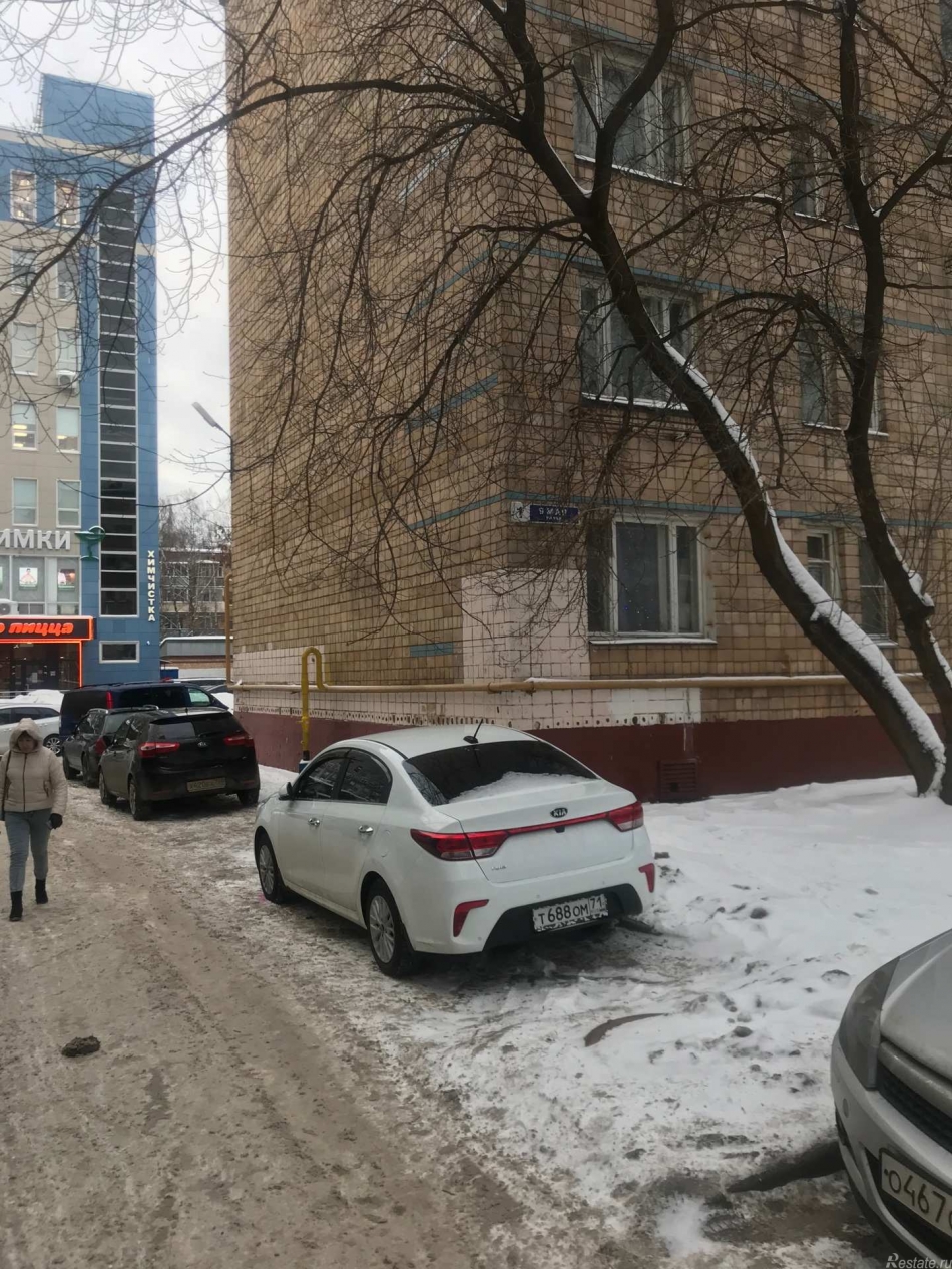 Продажа 1-комн квартиры на вторичном рынке Химки, улица 9 Мая,  1