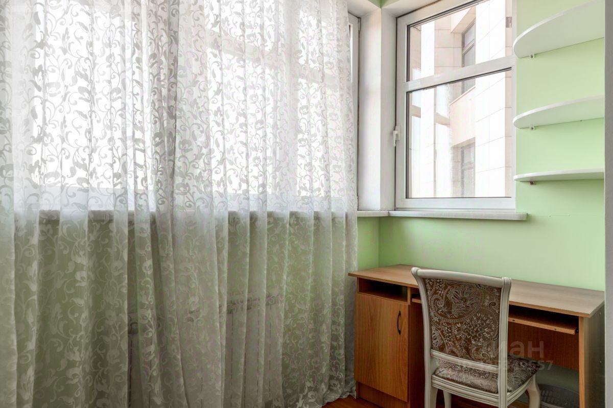 Продажа 4-комн квартиры на вторичном рынке Давыдковская улица, 3