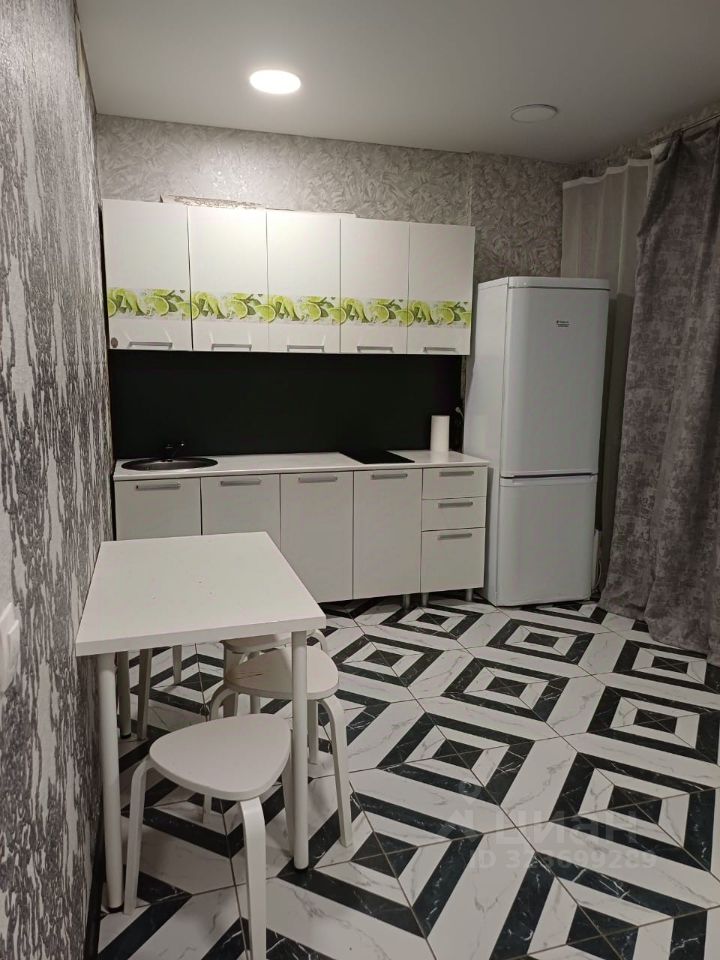 Аренда 2-комн квартиры на вторичном рынке Новоивановское пгт, бульвар Эйнштейна, 2