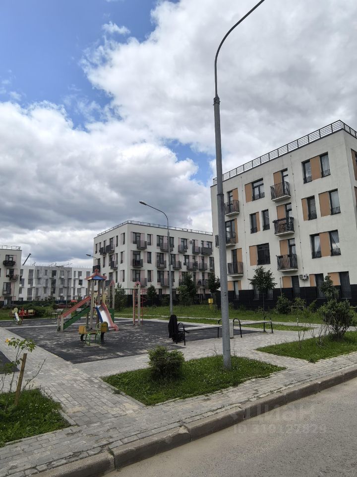 Продажа 1-комн квартиры на вторичном рынке пос. Мещерино, улица 4-й квартал, 9