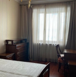 Продажа 4-комн квартиры на вторичном рынке улица Нахимова,  д. 15 литБ