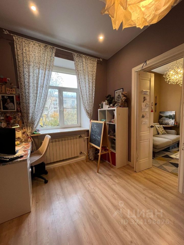 Продажа 3-комн квартиры на вторичном рынке Московский проспект, 216