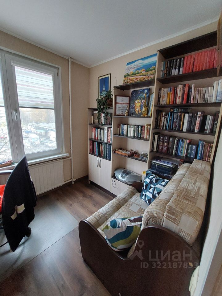 Продажа 3-комн квартиры на вторичном рынке улица Тамбасова, 27К1