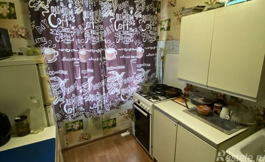 Продажа 2-комн квартиры на вторичном рынке 5-й микрорайон, Советская улица,  д. 3