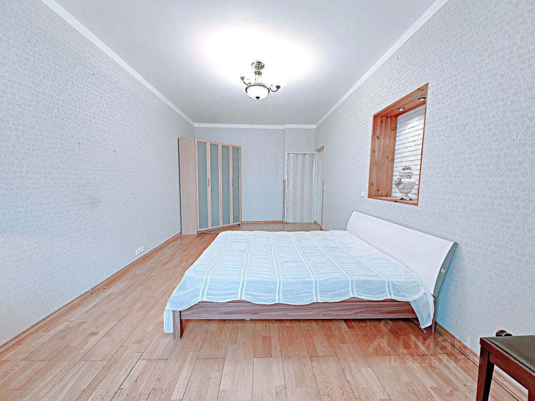 Аренда 3-комн квартиры на вторичном рынке Миллионная улица, 23