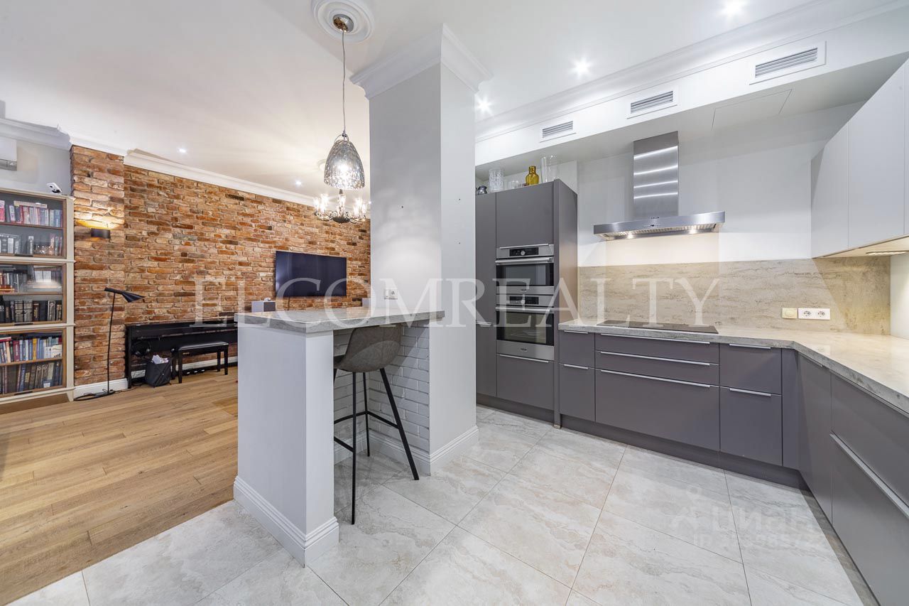 Продажа 3-комн квартиры на вторичном рынке Заречье пгт, улица Университетская, 4