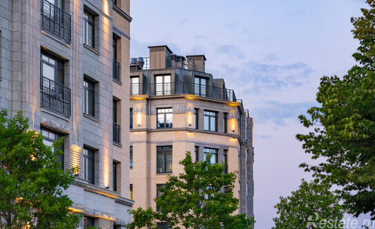 Продажа 2-комн квартиры на вторичном рынке наб Реки Карповки,  д. 39,  к. 2