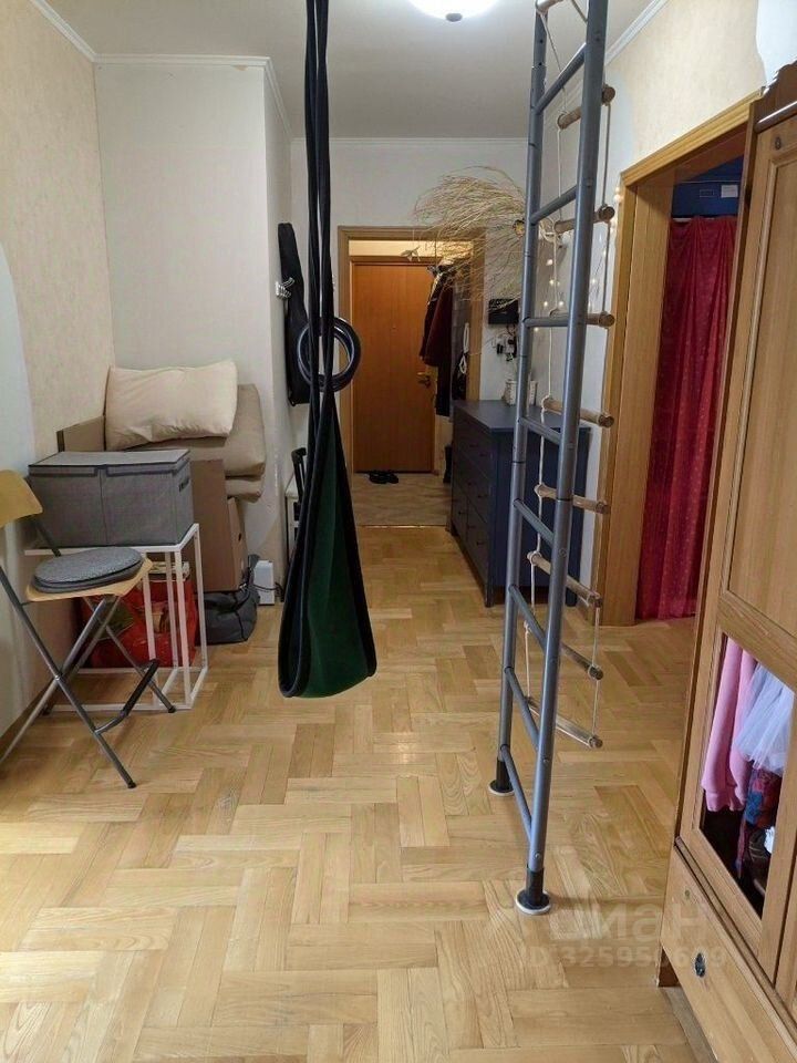 Продажа 4-комн квартиры на вторичном рынке Таллинская улица, 32К3