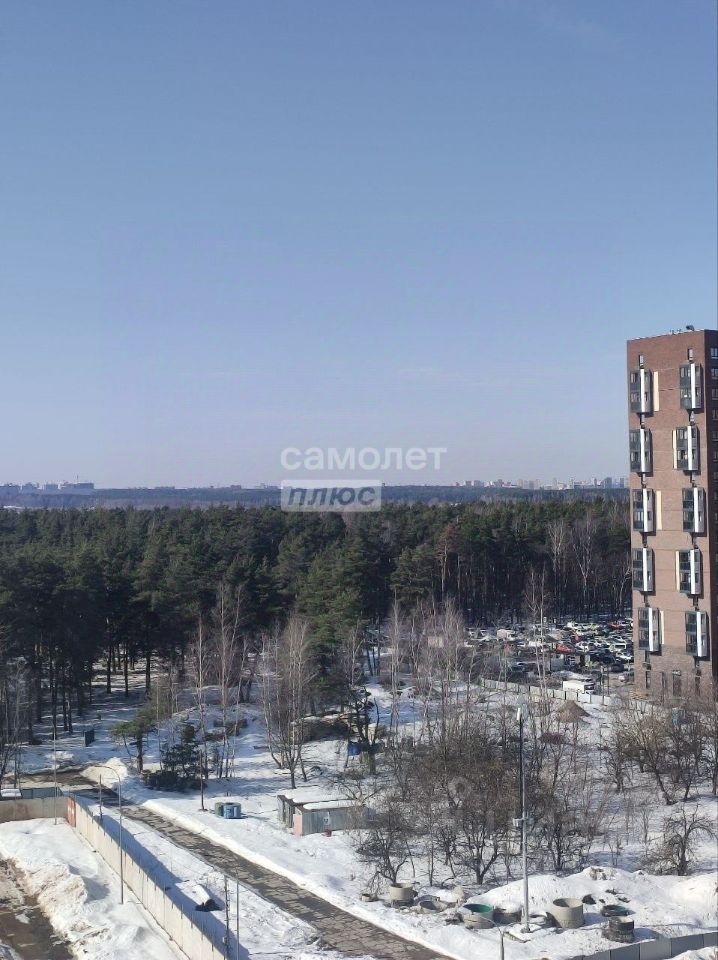 Продажа 1-комн квартиры на вторичном рынке Мирный пгт, улица Академика Северина, 13