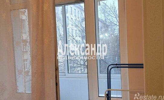 Продажа 2-комн квартиры на вторичном рынке улица Типанова,  д. 18