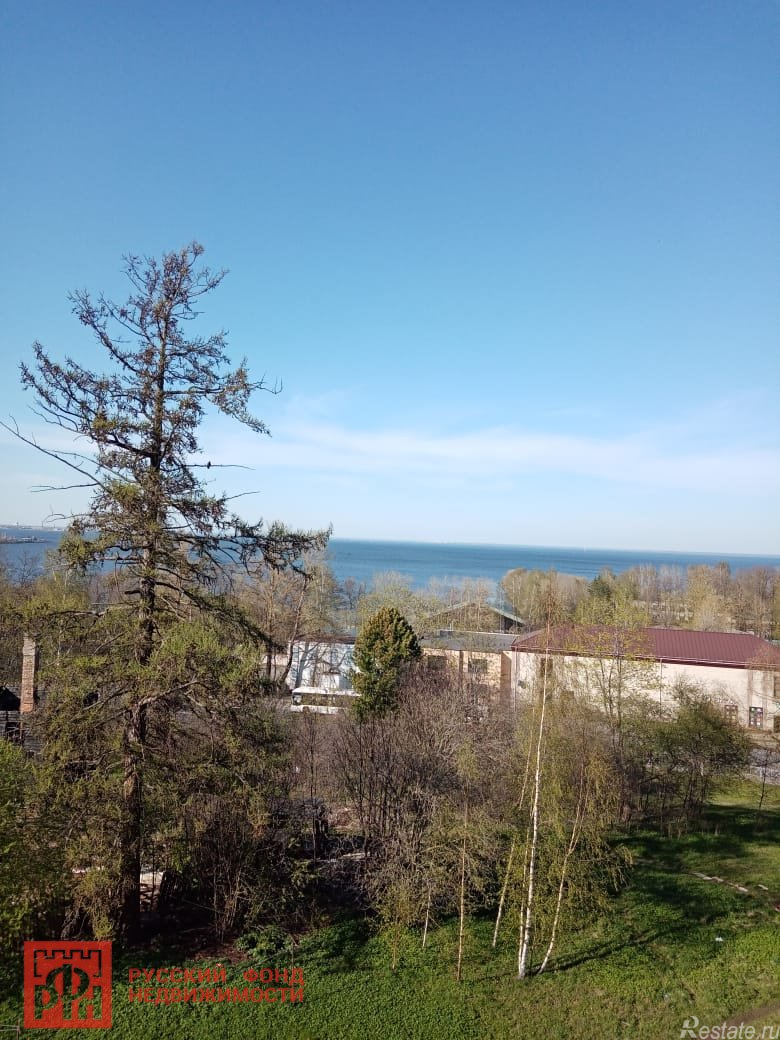 Продажа 3-комн квартиры на вторичном рынке Ломоносов г., Красного Флота ул. ,  д. 1