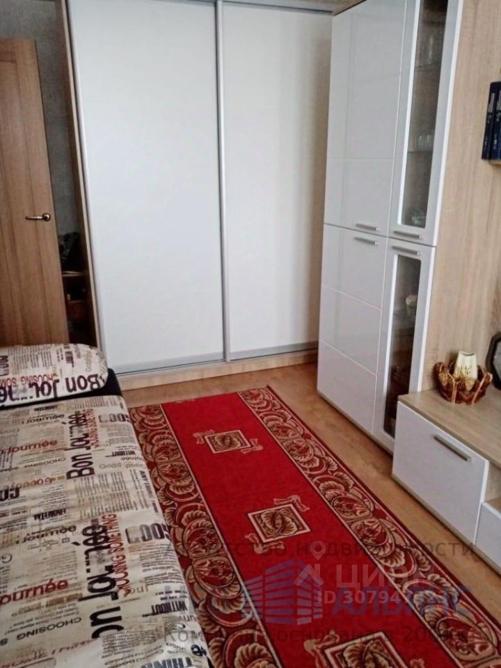 Продажа 1-комн квартиры на вторичном рынке д. Малые Колпаны, улица Западная, 18