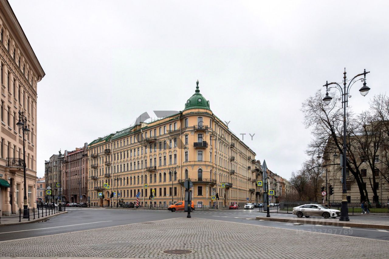 Продажа 5-комн квартиры на вторичном рынке Кирочная улица, 45