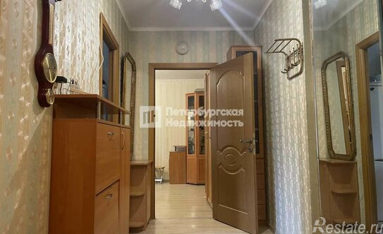 Продажа 2-комн квартиры на вторичном рынке Долгоозёрная улица,  д. 1