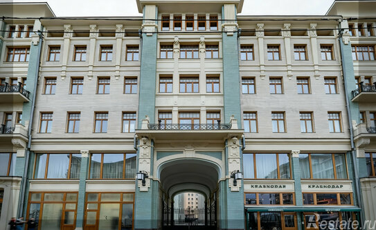 Продажа 4-комн квартиры на вторичном рынке ул Большая Дмитровка,  д. 9,  к. 8