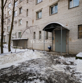 Продажа 2-комн квартиры на вторичном рынке Комендантский пр-кт