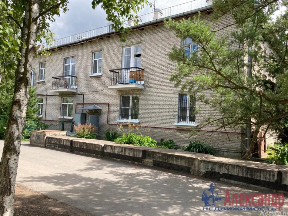 Продажа 2-комн квартиры на вторичном рынке Лисий Нос пос., Ивановская ул. ,  д. 12,  к. 2