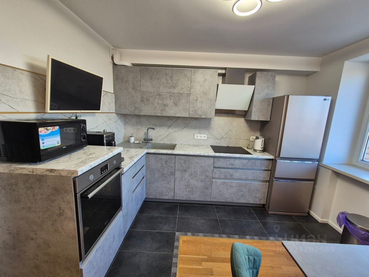 Продажа 2-комн квартиры на вторичном рынке улица Шкапина, 9-11