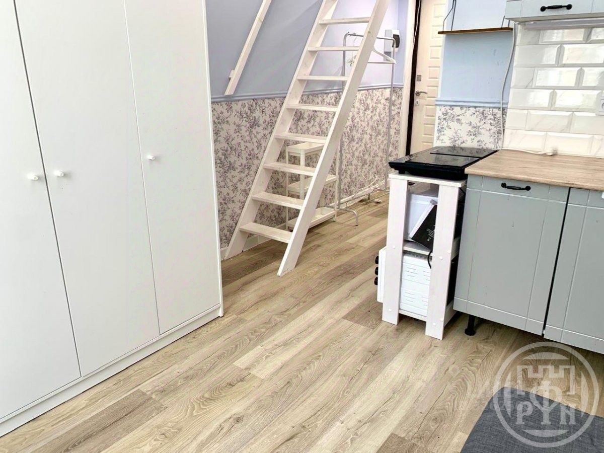 Продажа комнаты Кирилловская улица, 18