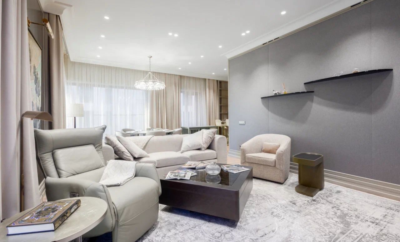 Продажа 2-комн квартиры на вторичном рынке Мосфильмовская улица, 1к4