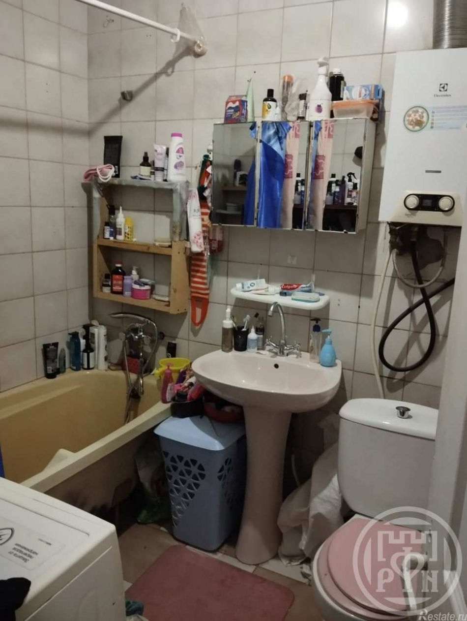 Продажа 2-комн квартиры на вторичном рынке Красное Село г., Восстановления ул. ,  д. 64