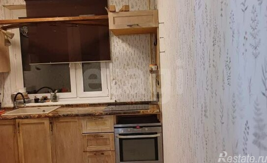 Продажа 2-комн квартиры на вторичном рынке улица Раменки,  д. 18