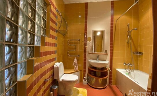 Аренда 3-комн квартиры на вторичном рынке Живописная улица,  д. 48