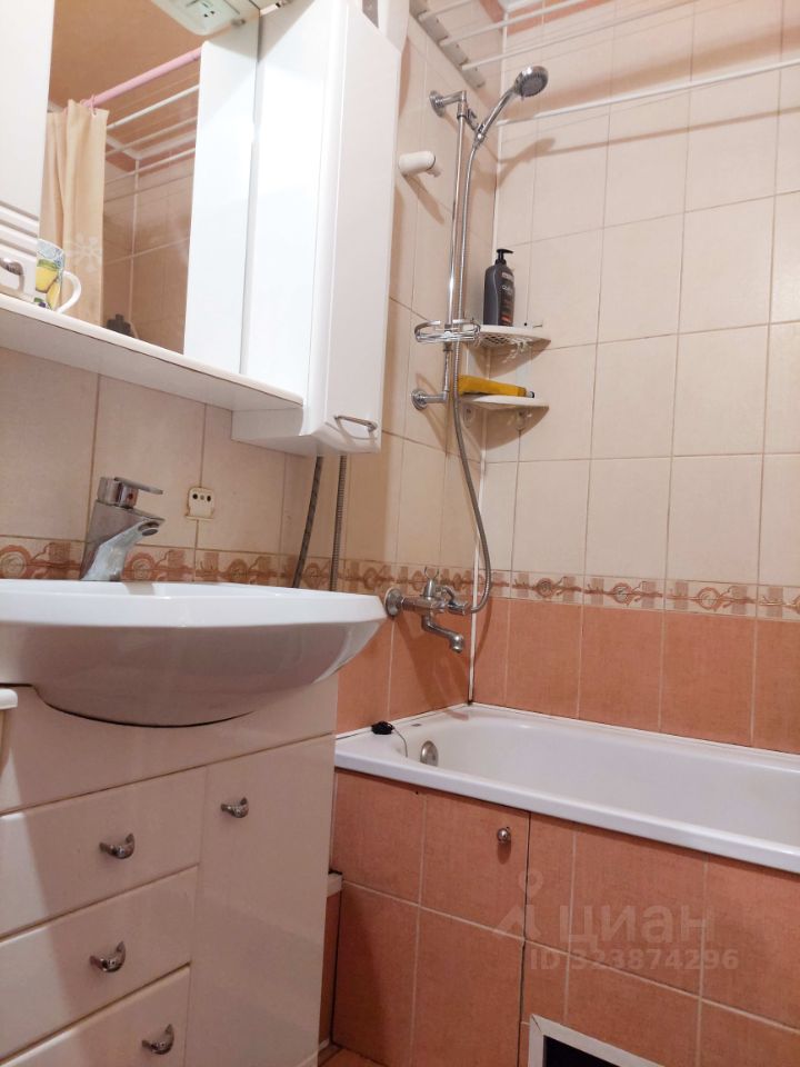 Продажа 2-комн квартиры на вторичном рынке проспект Сизова, 21