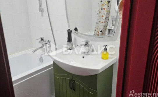 Продажа 2-комн квартиры на вторичном рынке улица Михайлова,  д. 30А к3