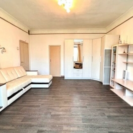 Продажа 2-комн квартиры на вторичном рынке Мантулинская улица,  д. 12