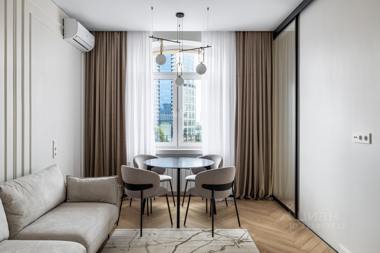 Продажа 2-комн квартиры на вторичном рынке Кутузовский проспект, 23К1