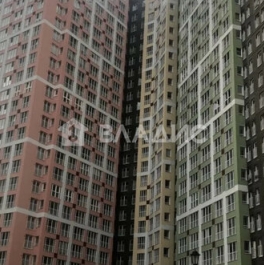Продажа 3-комн квартиры на вторичном рынке Кудрово, ул Столичная,  д. 4,  к. 3