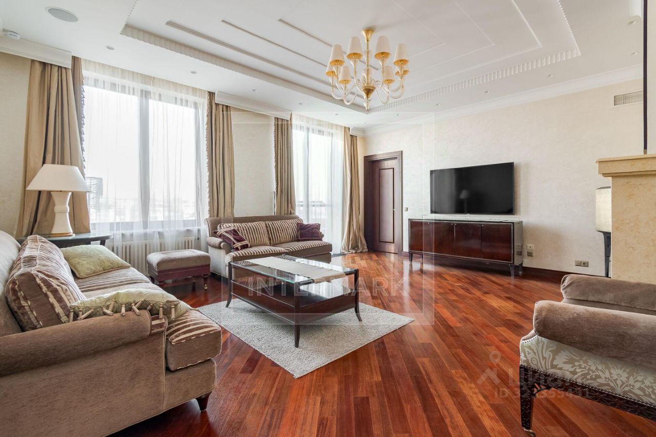 Аренда 4-комн квартиры на вторичном рынке улица Остоженка, 27К2