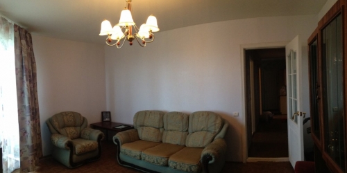 3-комн квартира Чекистов ул. ,  д. 22