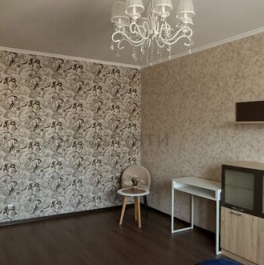 Продажа 1-комн квартиры на вторичном рынке пр-кт Защитников Москвы,  д. 14