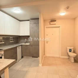 Продажа 3-комн квартиры на вторичном рынке улица Александры Монаховой,  д. 84 к4