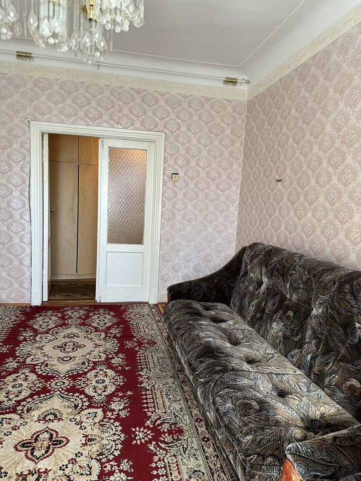 Продажа 2-комн квартиры на вторичном рынке Кировск, улица Кирова, 21