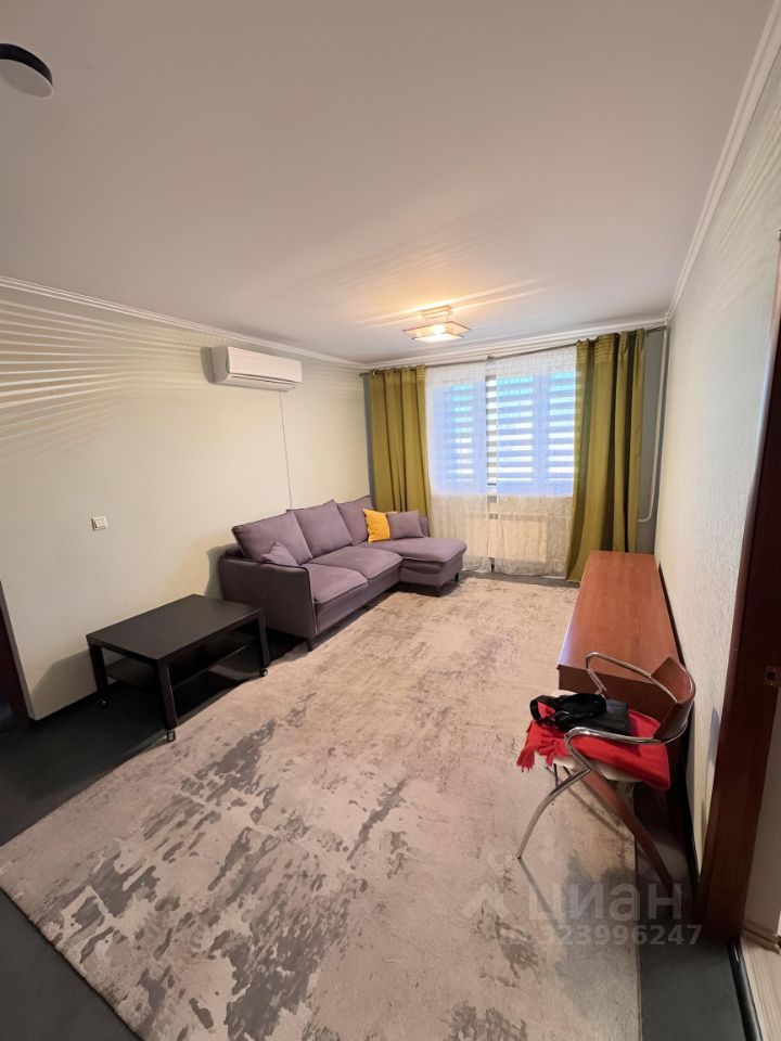 Продажа 3-комн квартиры на вторичном рынке Варшавское шоссе, 122