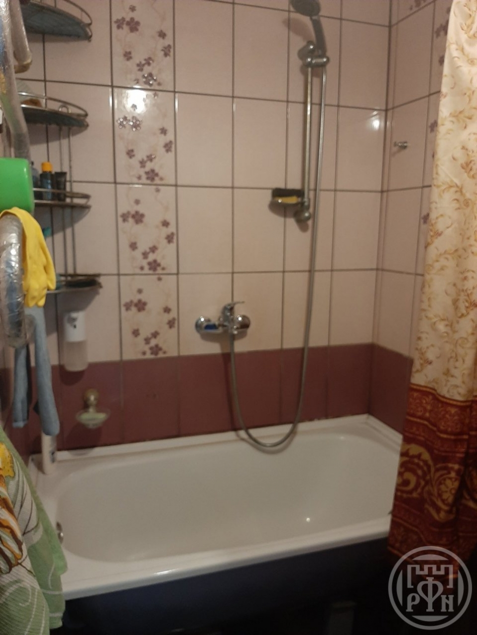 Продажа 3-комн квартиры на вторичном рынке Лесколово пос., Красноборская ул. ,  д. 61