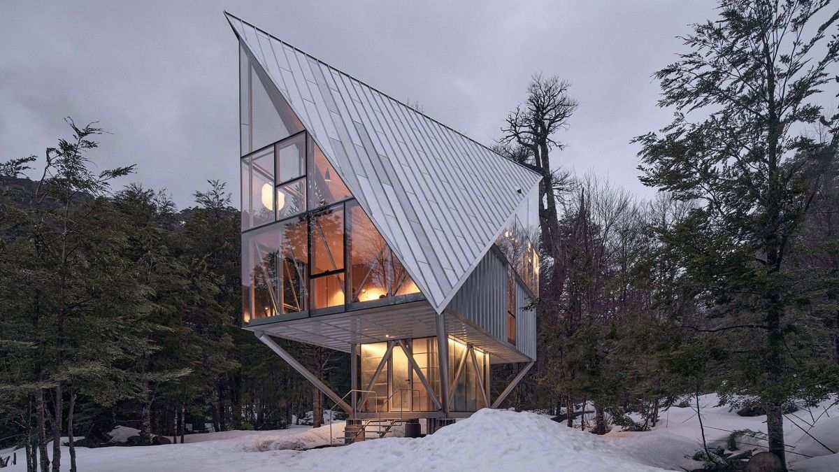 Дом на стальных опорах: как архитектура меняет взгляд на жилье у океана