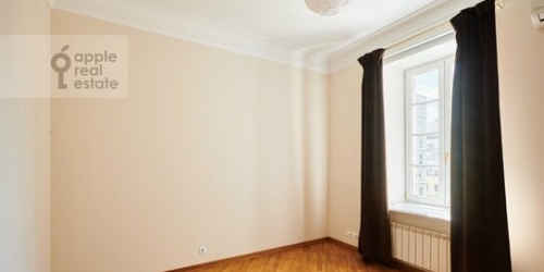 4-комн квартира улица Чаплыгина,  д. 10