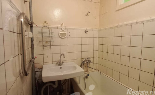 Продажа 1-комн квартиры на вторичном рынке улица Гамалеи,  д. 4