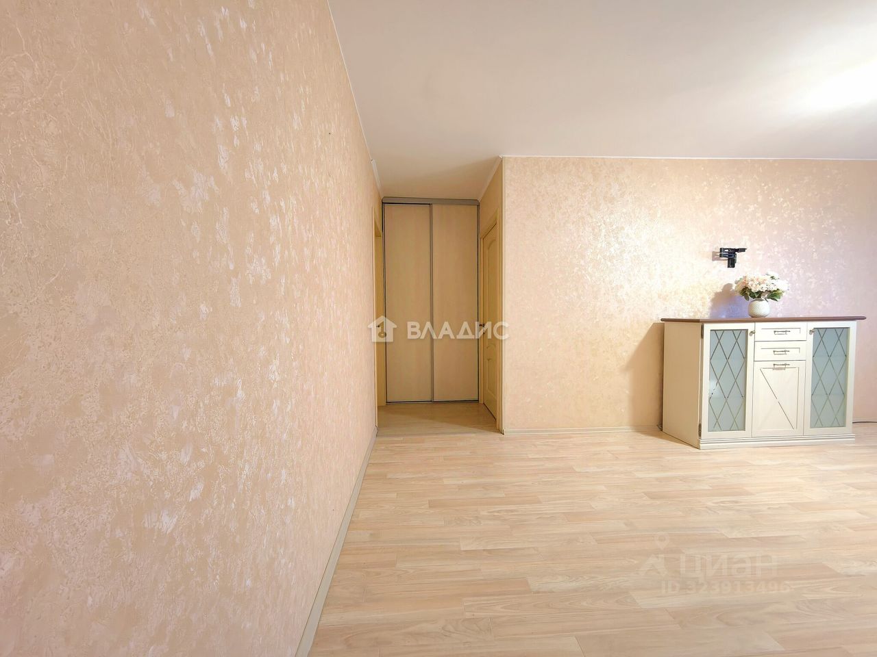 Продажа 3-комн квартиры на вторичном рынке с. Акатьево, улица Новая