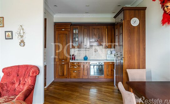 Продажа 4-комн квартиры на вторичном рынке Тверская улица,  д. 19