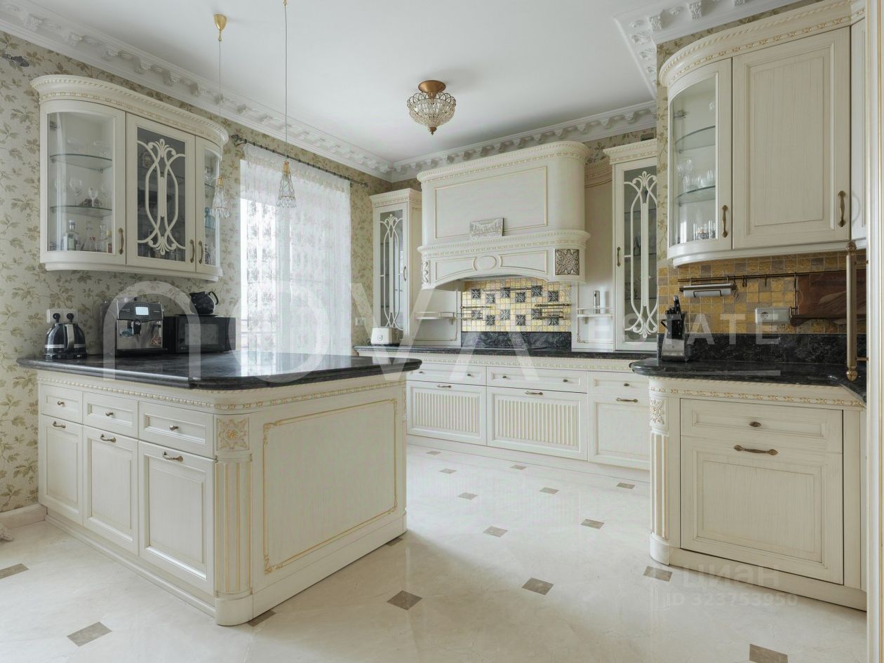 Продажа 4-комн квартиры на вторичном рынке улица Бармалеева, 2