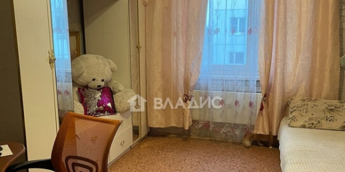 4-комн квартира улица Брусилова,  д. 21